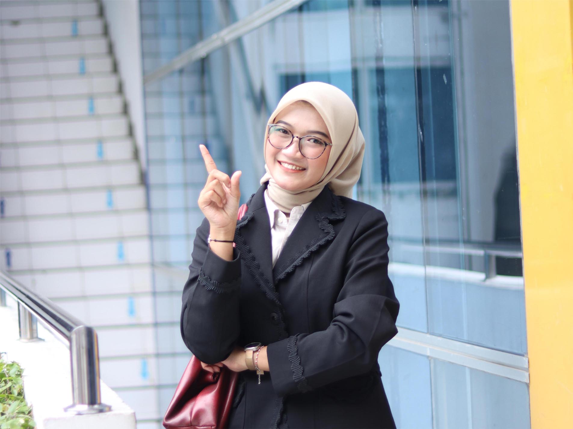 Apa Gelar Akademik yang Diperoleh Setelah Lulus dari Jurusan Digital Bisnis?