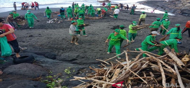Kolaborasi DLH Gianyar dengan Komunitas Aksi Nyata untuk Kelestarian Alam
