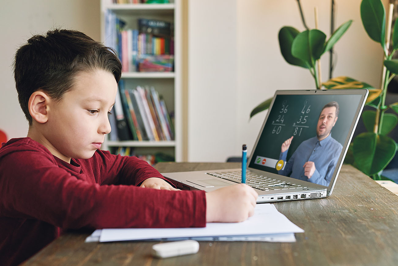 Meningkatkan Potensi Sekolah Online dengan Sosmed Lead Gen Di Rajakomen.com