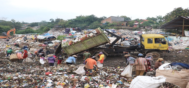 Tantangan dan Peluang DLH dalam Menangani Sampah Domestik