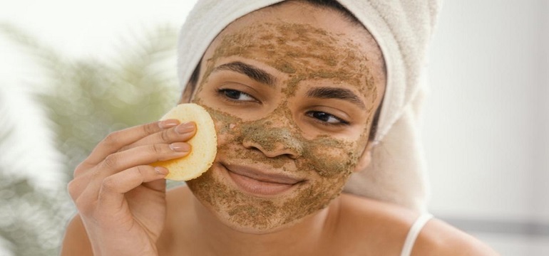 Scrub Alami untuk Mencerahkan Kulit
