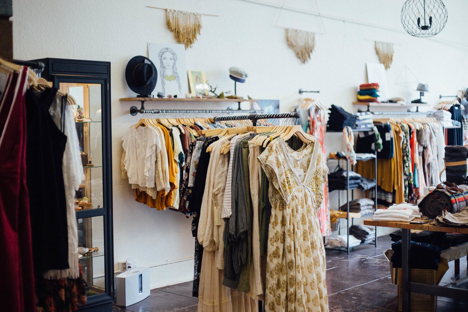 Membangun Emotional Connection Lewat Branding Produk Fashion
