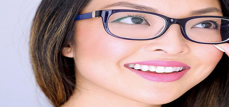 5 Model Kacamata Ini Sesuai buat Wajah Bulat