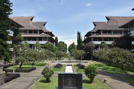 Pendekatan Belajar Adaptif untuk Menghadapi Ujian Masuk ITB Berbasis Hasil Try Out