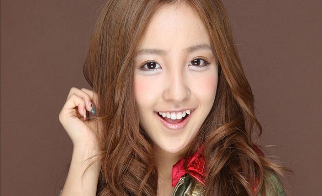 Trend Unik dan Menarik Gigi Gingsul Taring di Jepang
